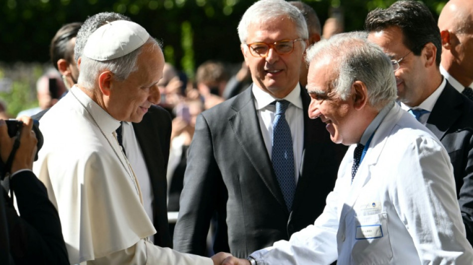  L'op&eacute;ration du pape au poumon "s'est bien d&eacute;roul&eacute;e" 