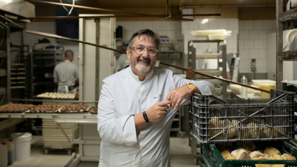  Beno&icirc;t Castel, premiado como melhor confeiteiro do mundo, honra suas ra&iacute;zes artesanais 