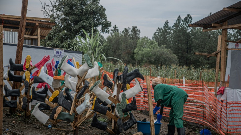  Epidemia de ebola na RD Congo supera 6 mil casos confirmados 