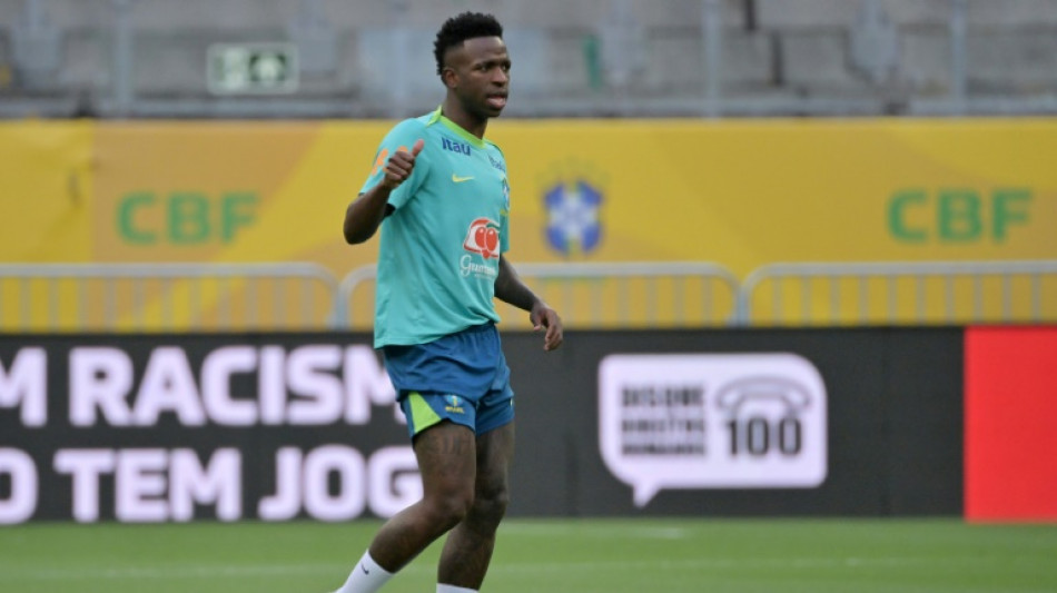 Vini Jr. pede uni&atilde;o para que Sele&ccedil;&atilde;o volte ao 'topo' do futebol