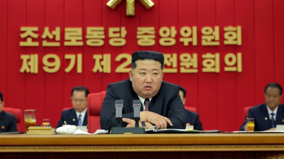  Kim diz que vai equipar Marinha norte-coreana com armas nucleares 
