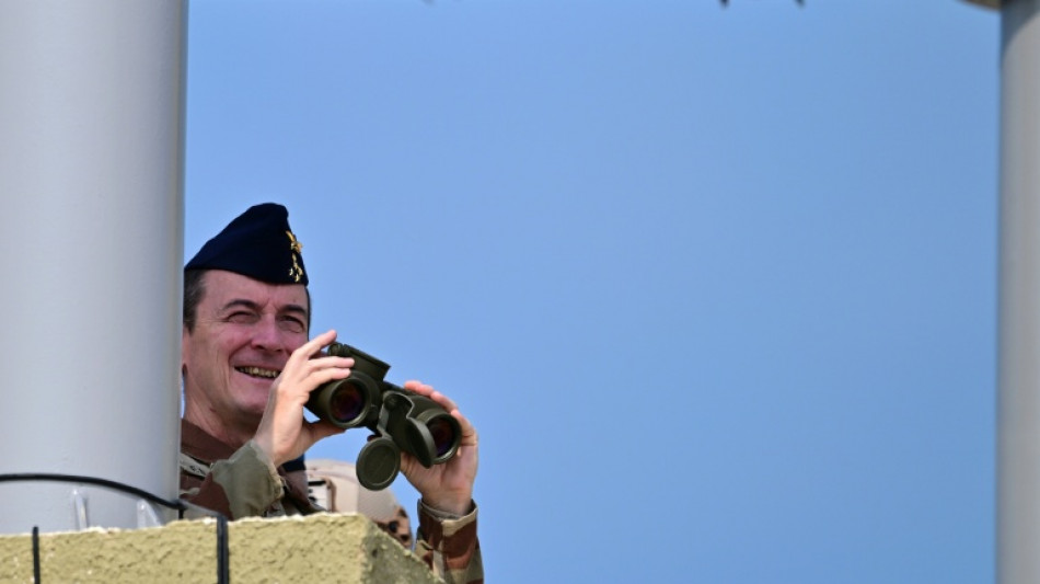 França prepara instauração do serviço militar voluntário