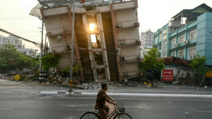 Myanmar gedenkt der Erdbebenopfer - Frau am vierten Tag aus Tr&uuml;mmern gerettet