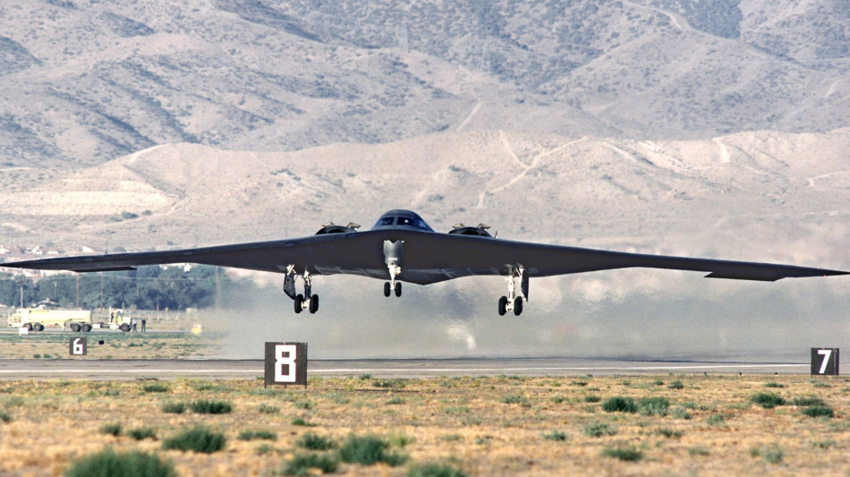 Bombardieri B-2 partiti da base Usa in Missouri verso Guam