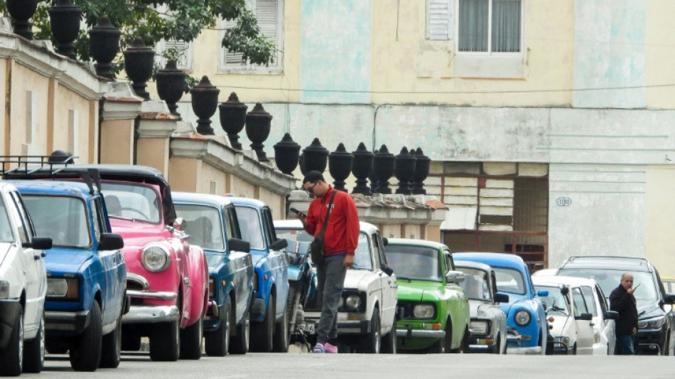  Cuba confirms 'communications' with US, but says no negotiations yet 