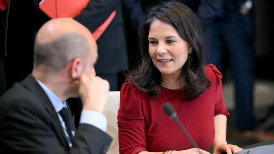 Baerbock wirft Putin "leere Worte und Versprechen" vor