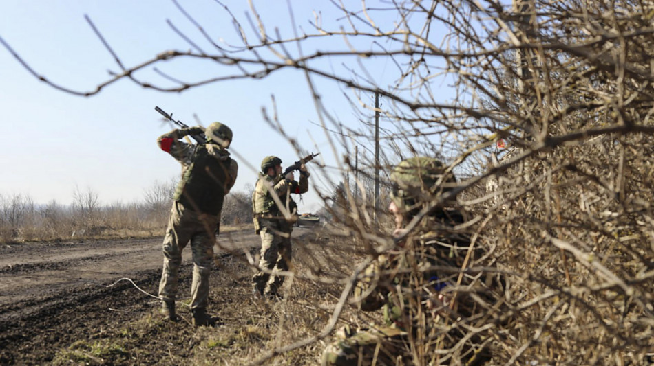 'Decine di migliaia di corpi di militari ucraini nel Kursk'