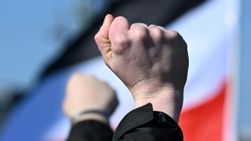 Mehrere rechte Straftaten nach Durchsuchungen in Bremen aufgeklärt