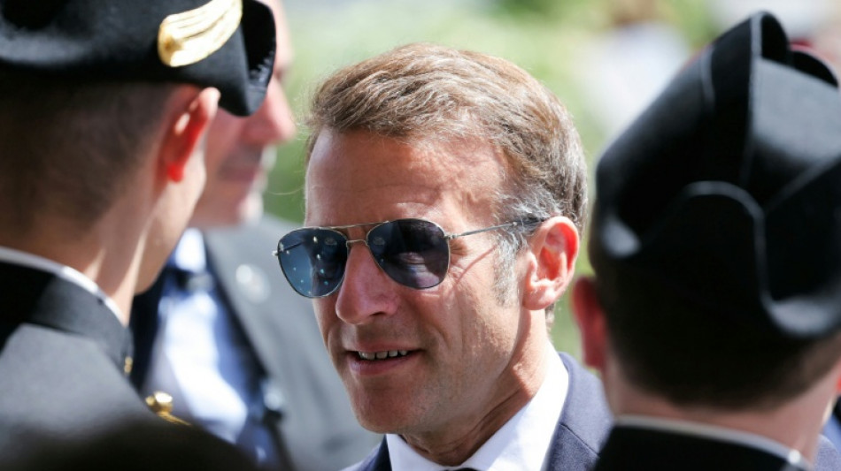  Vor Ukraine-Treffen in Paris: Macron ruft zu verst&auml;rkter Waffenproduktion auf 
