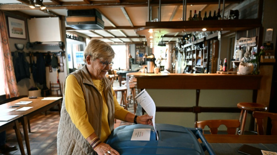 Elei&ccedil;&otilde;es europeias come&ccedil;am com vota&ccedil;&atilde;o nos Pa&iacute;ses Baixos