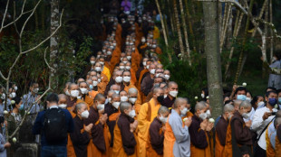Vietnam despide en multitudinario adiós al padre del "mindfulness"