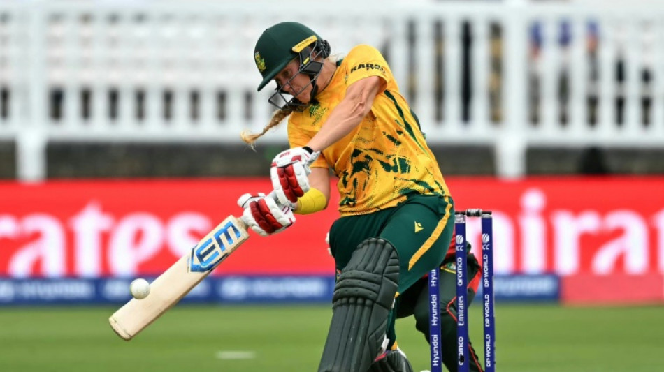  South Africa maintain World Cup semi-final hopes with nervy win over Bangladesh  