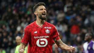 Foot: Olivier Giroud prolonge d'un an &agrave; Lille (club)