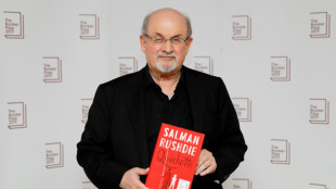 Ir&aacute;n niega "categ&oacute;ricamente" cualquier relaci&oacute;n con atacante de Salman Rushdie