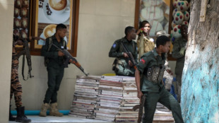 Mehr als zehn Tote nach Bombenexplosion und Schusswechsel in Somalias Hauptstadt