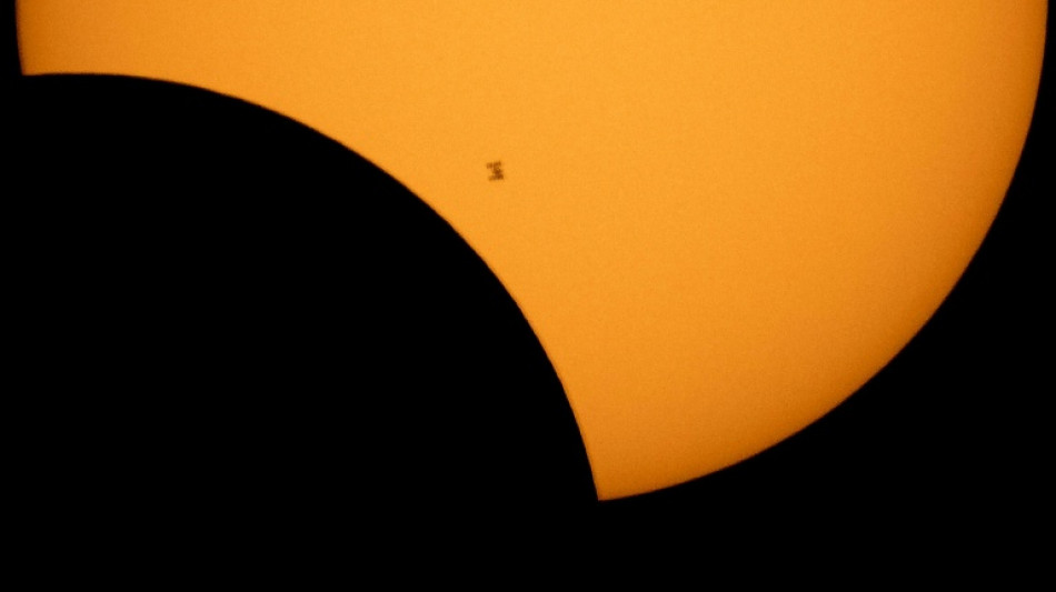  Eclipse total d&aacute; aos cientistas chance de investigar mist&eacute;rios do Sol 