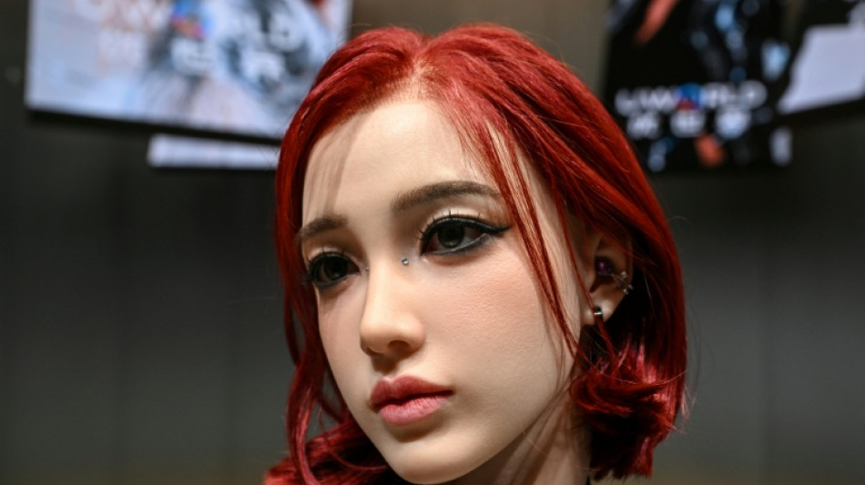  Fatigu&eacute; d'&ecirc;tre seul? Ce robot chinois &agrave; corps d'humain vous tend la main 