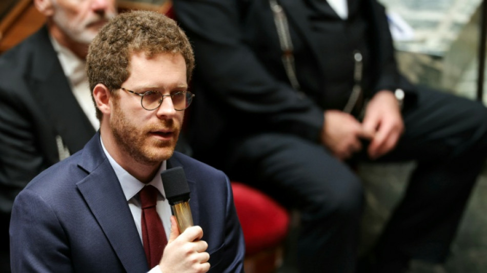  Les fonctionnaires ne doivent pas &ecirc;tre "les boucs &eacute;missaires" des difficult&eacute;s financi&egrave;res, selon un ministre 