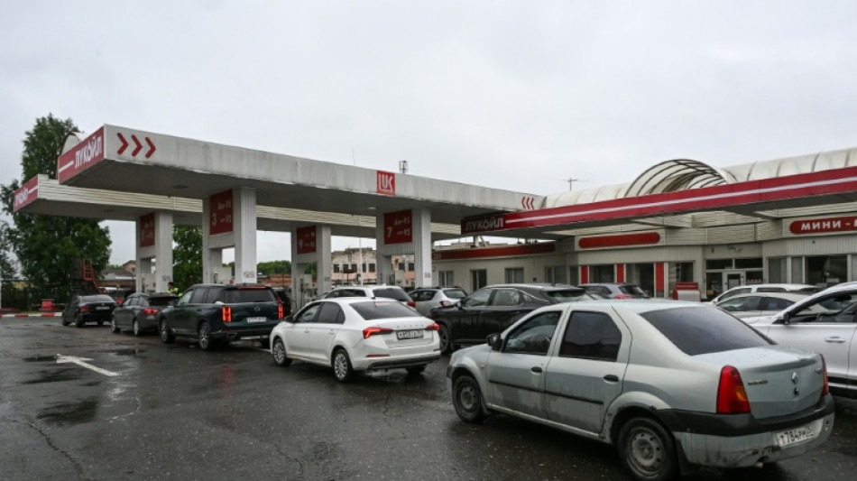  No fuel, no patience: Russians endure fuel shortages  