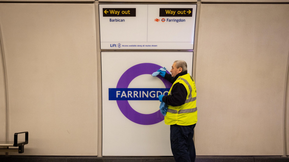  Sospetta fuga di gas, chiusa temporaneamente stazione della metro di Londra 