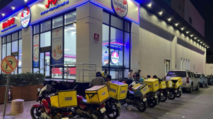 "Pas de r&eacute;pit" pour les livreurs dans la chaleur de l'&eacute;t&eacute; saoudien