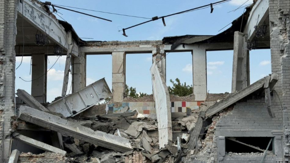 Ukraine: au moins 25 morts dans des frappes russe, Trump précise son ultimatum