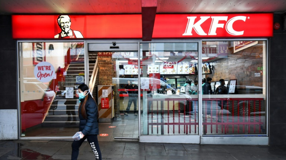 Fastfood-Kette KFC legt wegen Lieferproblemen statt Salat Weißkohl in Burger