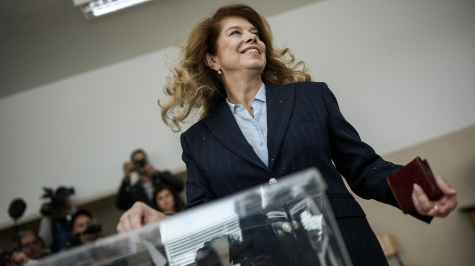 Bulgaria verso ballottaggio, exit poll danno presidente uscente in leggero vantaggio 