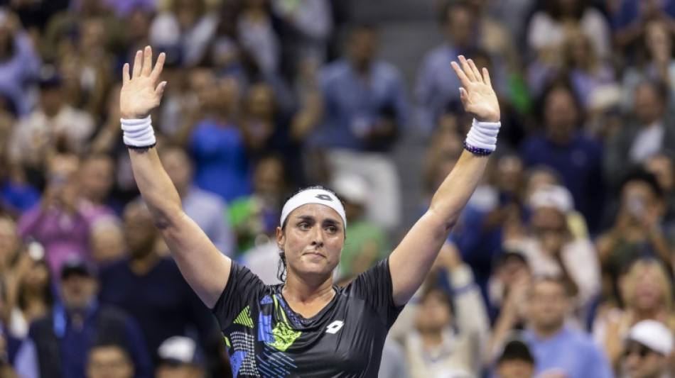 'Warrior' Jabeur into as brave Bouzkova falls short