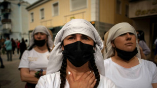 En España, las mujeres también cargan con el peso de la Semana Santa