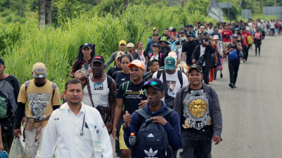 Caravana de migrantes parte do sul do México rumo à capital após prisão de ativista