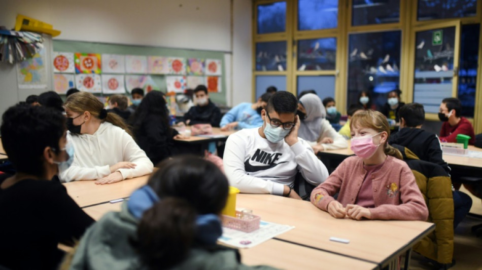 Lehrerverband fordert schnelle Rechtsgrundlage für neue Maskenpflicht in Schulen