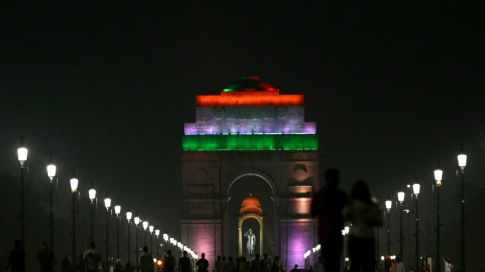 Índia vai suspender envios postais para os EUA devido a confusão tarifária