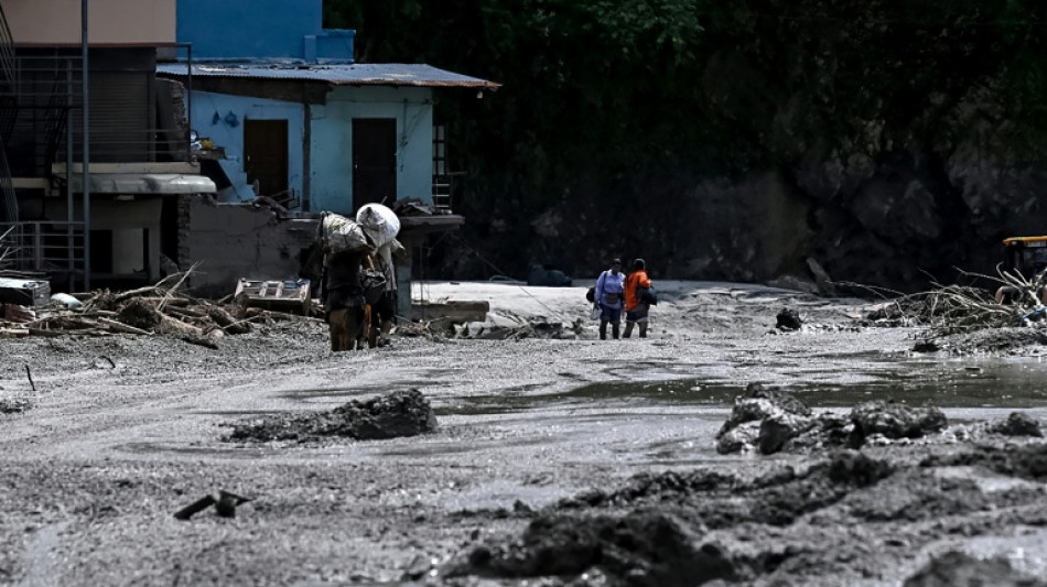  Nach Sturzflut: Bereits mehr als 350 Todesopfer in Nepal geborgen 