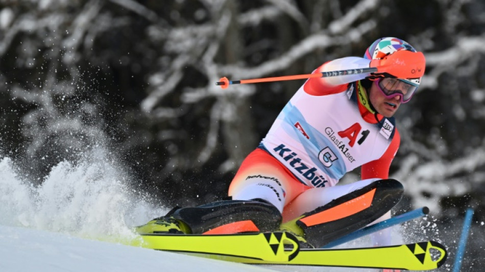 Ski alpin: Yule gagne en costaud à Kitzbühel, Noël toujours dans le brouillard