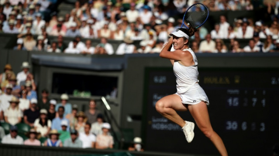  Noskova survives tearful meltdown to win first Wimbledon title 