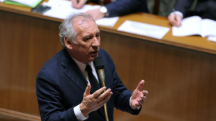Budget: le PS veut des gages, le gouvernement d&eacute;nonce une "prise d'otages" sur l'immigration