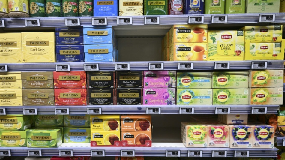  Verd&auml;chtige rote Substanz: Paket mit Fr&uuml;chtetee l&ouml;st in Kiel Gro&szlig;einsatz aus 