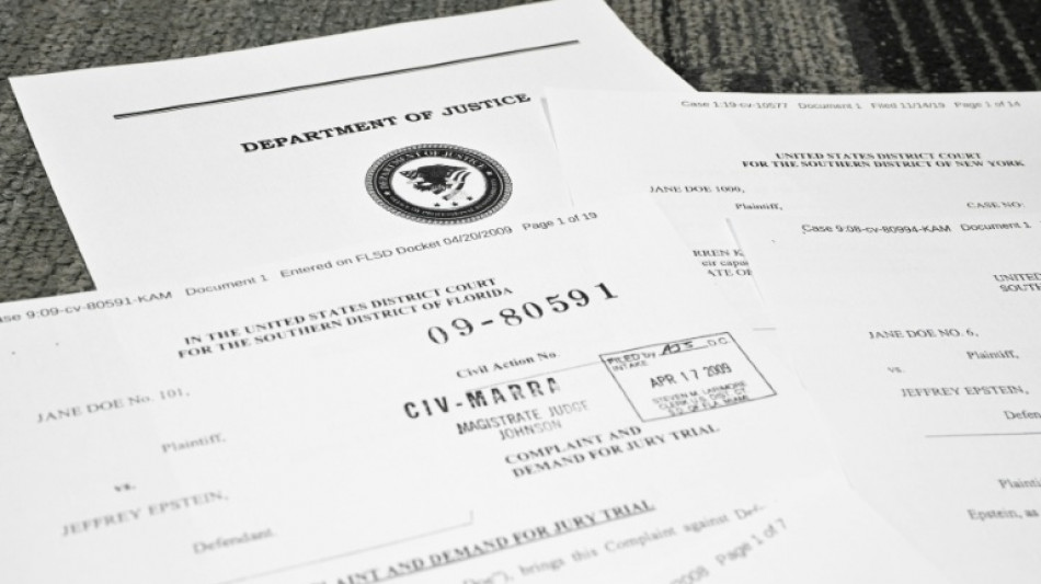  Aumentan acusaciones de encubrimiento en torno a los documentos del caso Epstein 