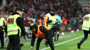 Proteste im Topspiel: Bayer gegen Bayern beginnt versp&auml;tet
