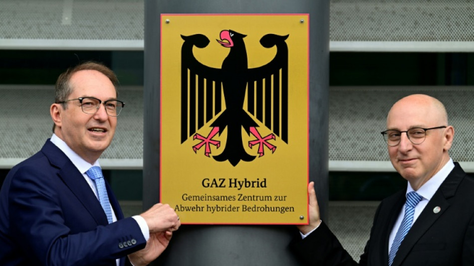  Dobrindt verteidigt Geheimdienstreform - Kritik an massiver Ausweitung der Befugnisse 
