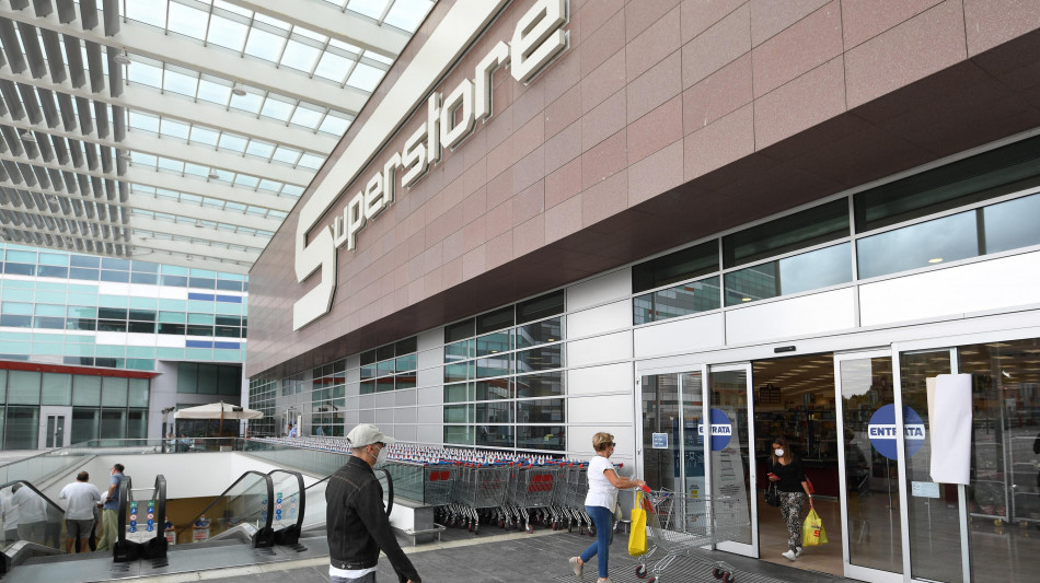 Esselunga avvia cassa integrazione magazzino per sciopero driver