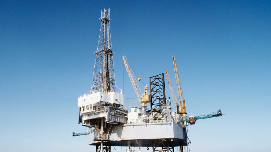 Il petrolio &egrave; in calo, Brent a 79,5 dollari al barile