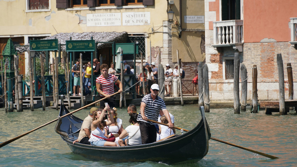 Ferragosto, stranieri protagonisti nelle citt&agrave; d'arte italiane