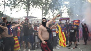 La UEFA sanciona al FC Barcelona por "comportamiento racista"