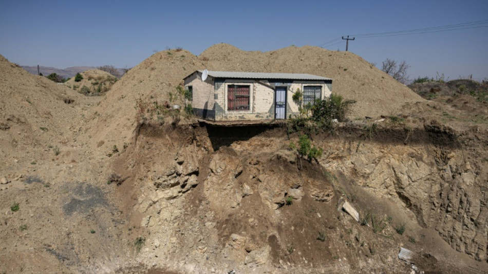  Illegal mining ravages S.Africa's economic hub 