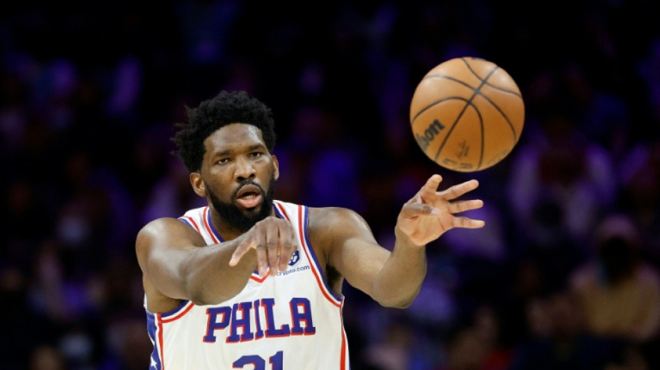 Embiid, figura de los Sixers, sale del hospital tras una operaci&oacute;n de ap&eacute;ndice