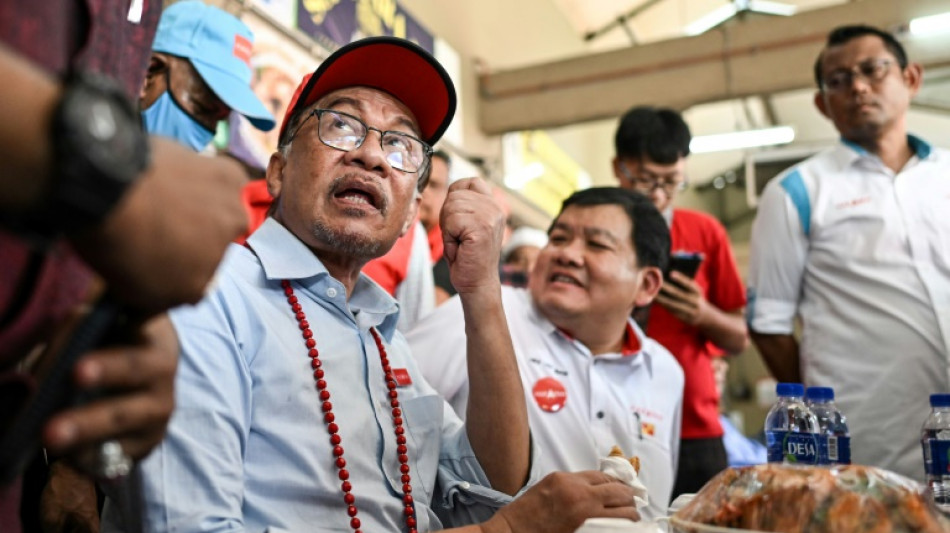 Malasia vota en elecciones anticipadas sin un claro favorito