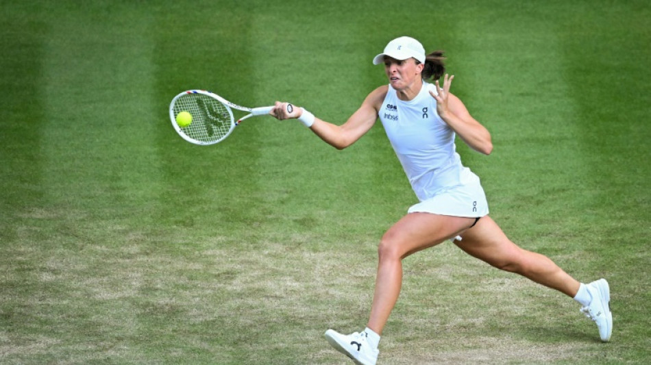 Swiatek volta às quartas de final de Wimbledon dois anos depois