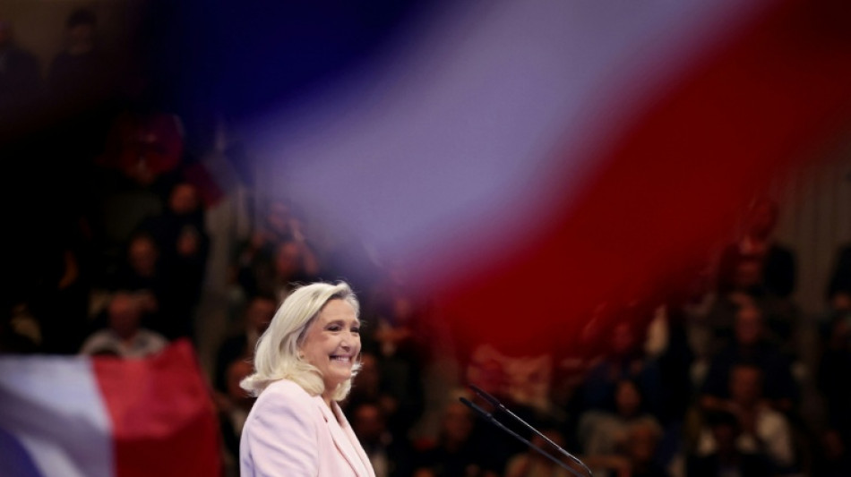  Pr&auml;sidentschaftskandidatin Le Pen beschw&ouml;rt auf Parteitag franz&ouml;sische Lebensart 